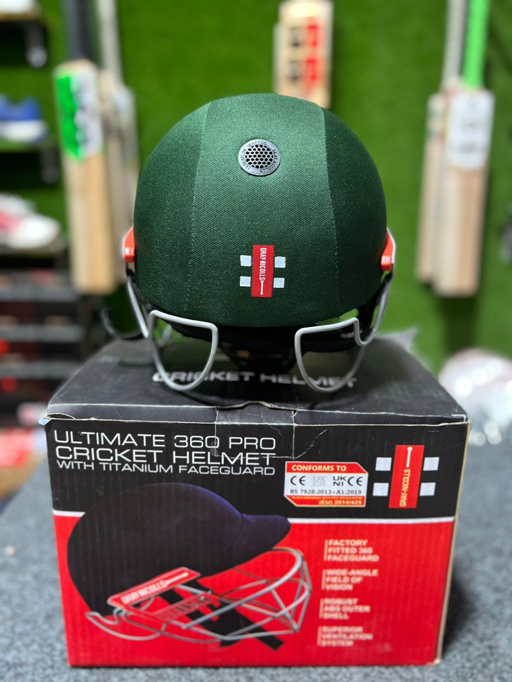 GRAY NICOLLS ULTIMATE 360 PRO CRICKET HELMET